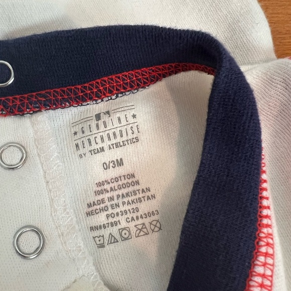 Genuine Meechandise Boston Red Sox Baseball Sleeveless Baby Romper 0-3M - Picture 3 of 3